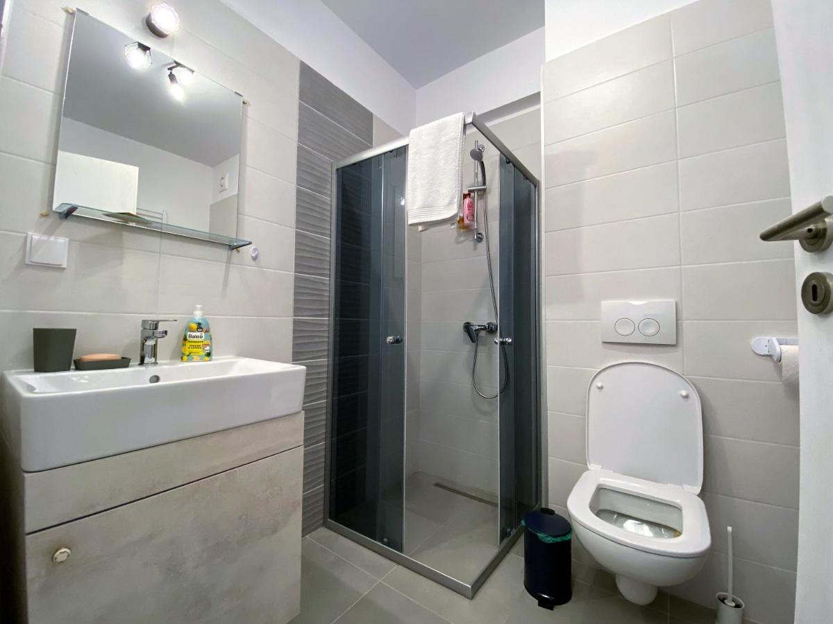 Plaza View Studio Bucureşti Ngoại thất bức ảnh